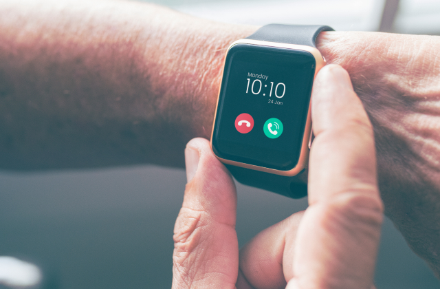 Smart Watches for Seniors: Enhancing Safety and Health Monitoring