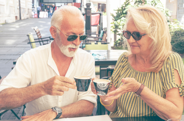 La Relación Entre el Café y el Envejecimiento: Perspectivas para los Mayores