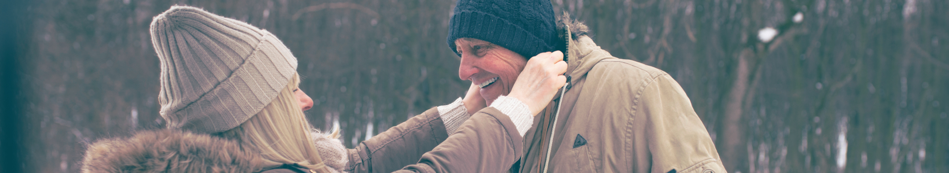 Consejos de Seguridad para Personas Mayores en Invierno: Manteniéndose Calientes y Saludables Durante los Meses Fríos