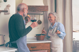 Seguridad en la Cocina para Personas Mayores: Consejos Esenciales para un Entorno Seguro