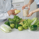 Organización de la Nutrición para Personas Mayores: El Arte de una Alimentación Equilibrada para una Vida Plena