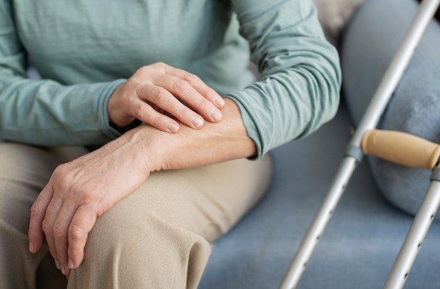 Managing Arthritis among Seniors: In-home Care Strategies