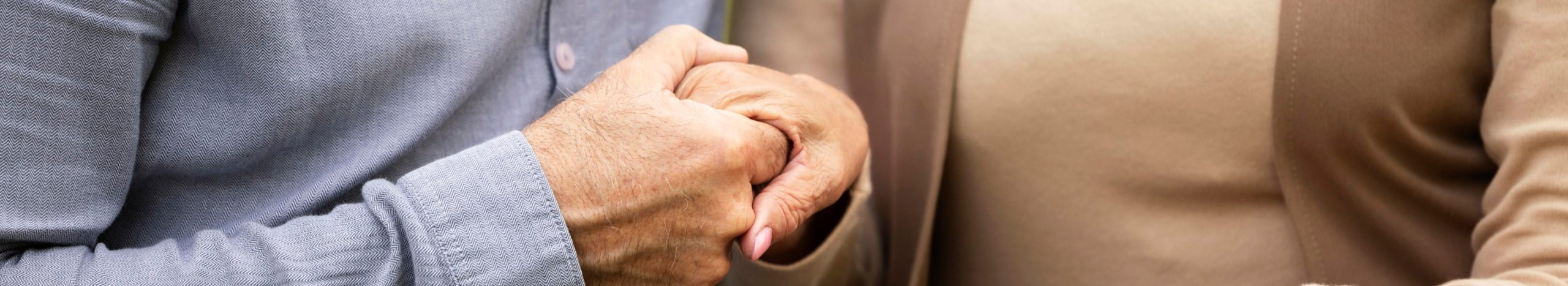 Atención geriátrica en Nueva York (2025): guía lista para la familia (y dónde encajan Home Health Aides NY)