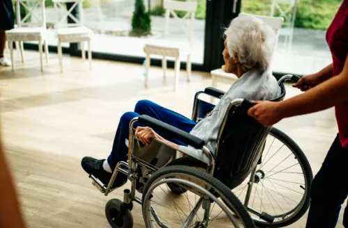 Signs It Might Be Time to Consider In-Home Care: A Guide for Brooklyn Families